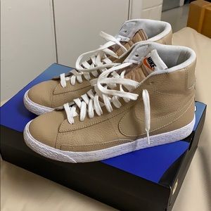 Nike Blazers MID